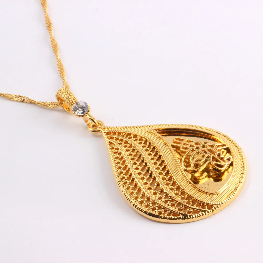 Illuminating Noor Pendant Necklace